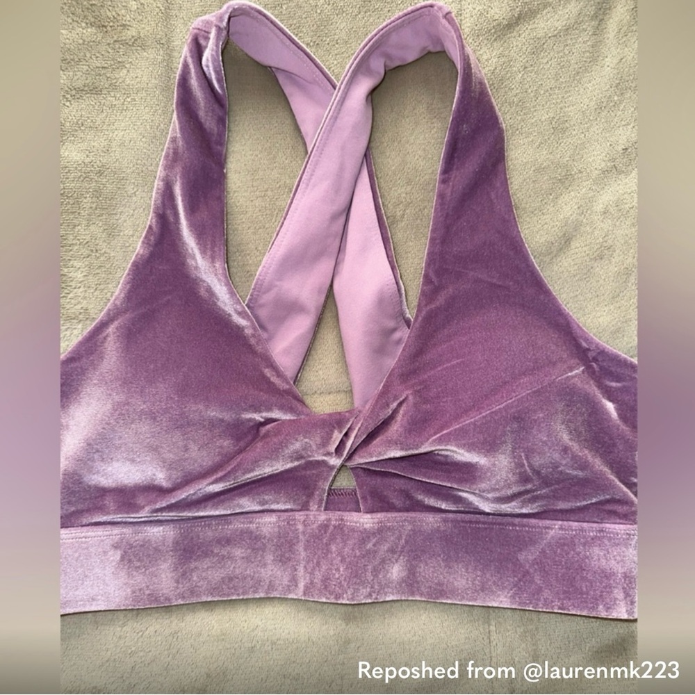 2 Sports bras 💜🩵